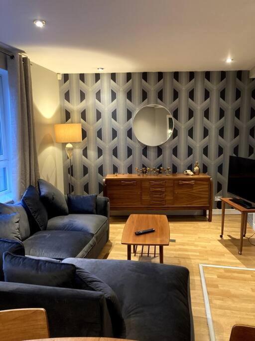 Stylish 2 Bed Accessible Flat Perfect Location Apartment กลาสโกว์ ภายนอก รูปภาพ